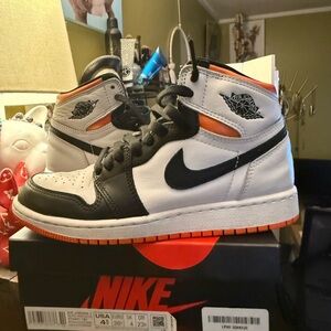 Jordan 1 Retro High -  Electro Orange